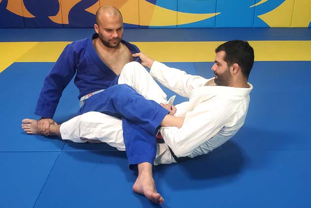 Knee reaping illustration 098