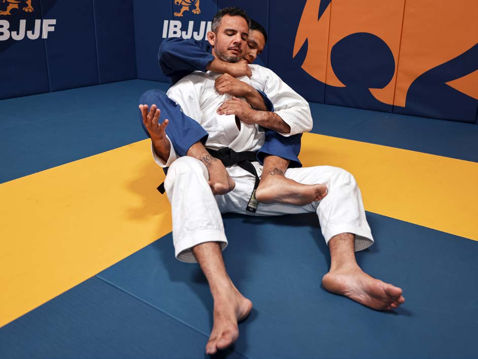 Back control - both arms trapped, example 2