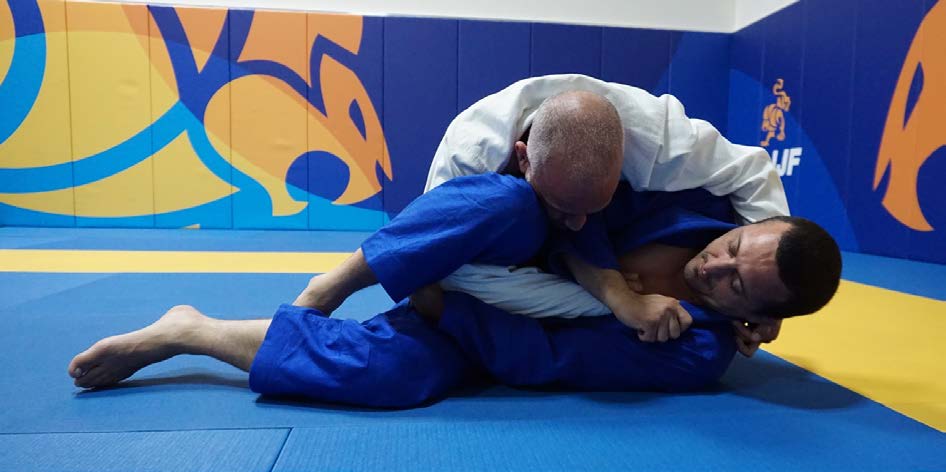 Knee on belly - advantage only, opposite knee on ground instead of foot