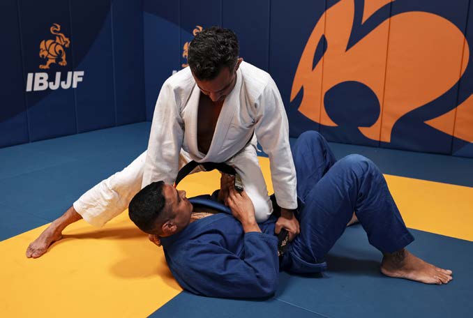 Guard pass - side control position