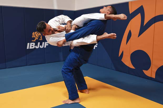 Illegal technique 082